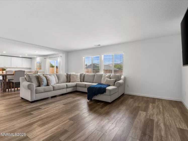 8929 Quail Fls, Reno, Nevada 89506, 4 Bedrooms Bedrooms, ,3 BathroomsBathrooms,Residential,Residential,Quail Fls,250053993