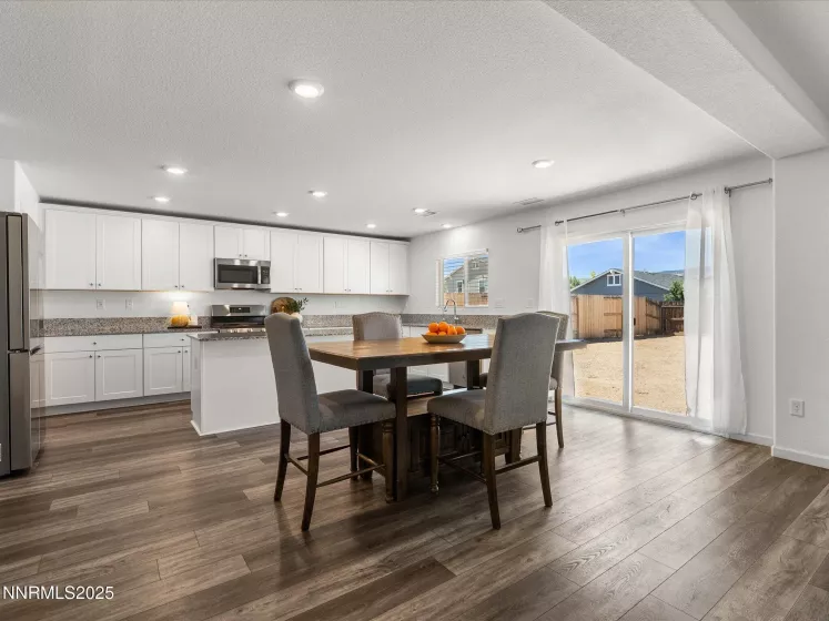 8929 Quail Fls, Reno, Nevada 89506, 4 Bedrooms Bedrooms, ,3 BathroomsBathrooms,Residential,Residential,Quail Fls,250053993