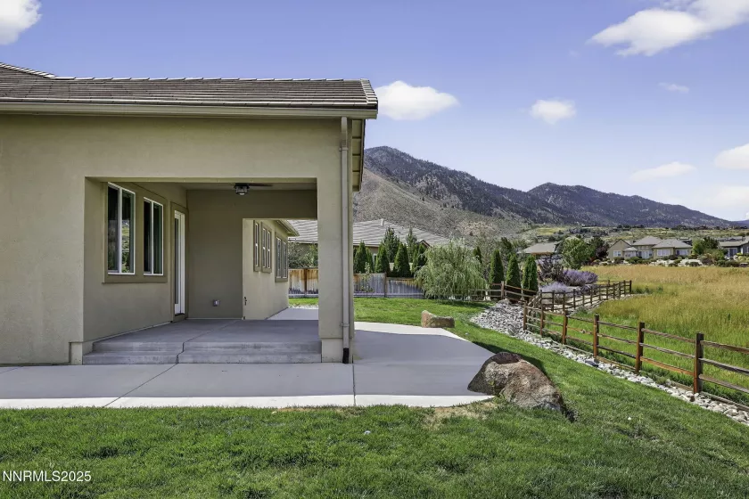 Exterior Backyard & Patio Area