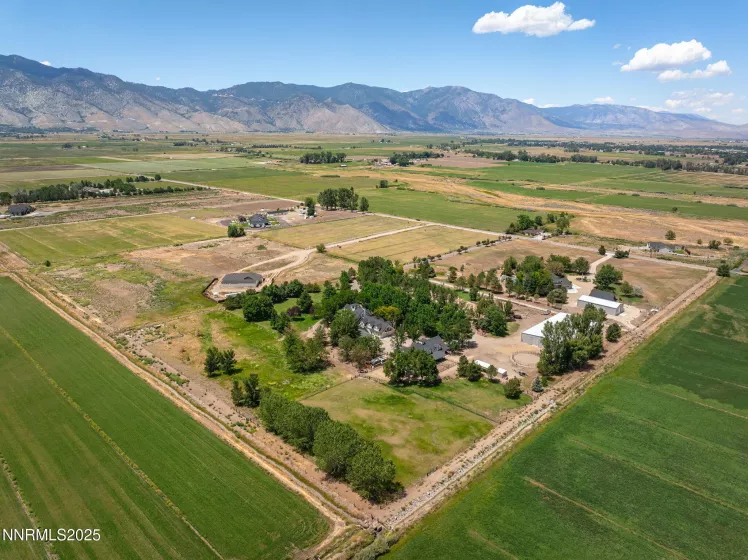 1141 Waterloo, Gardnerville, Nevada 89460, 6 Bedrooms Bedrooms, ,8 BathroomsBathrooms,Residential,Residential,Waterloo,250054002
