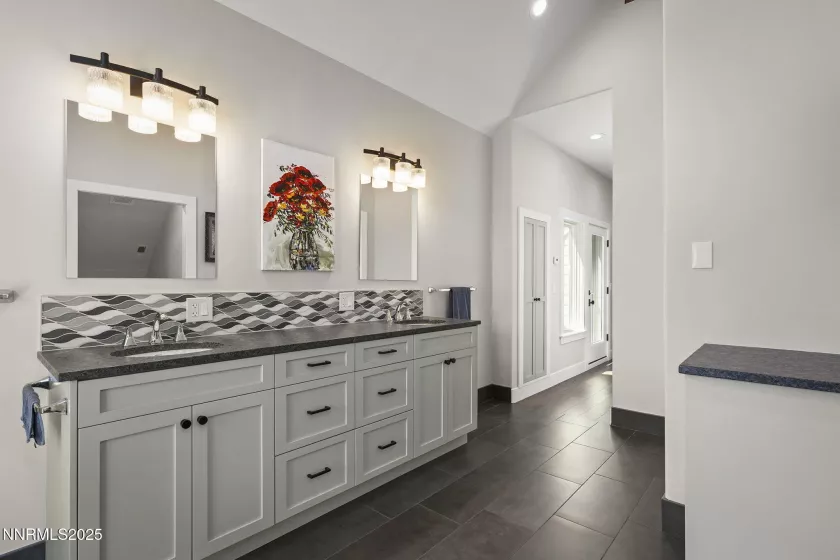 1141 Waterloo, Gardnerville, Nevada 89460, 6 Bedrooms Bedrooms, ,8 BathroomsBathrooms,Residential,Residential,Waterloo,250054002