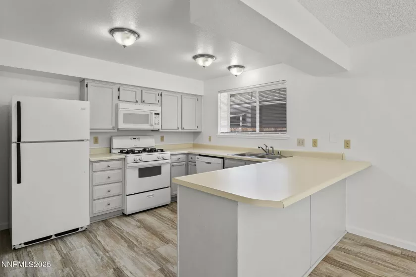 600 Silver Lace, Fernley, Nevada 89408, 3 Bedrooms Bedrooms, ,2 BathroomsBathrooms,Residential Lease,Manufactured,Silver Lace,250054006