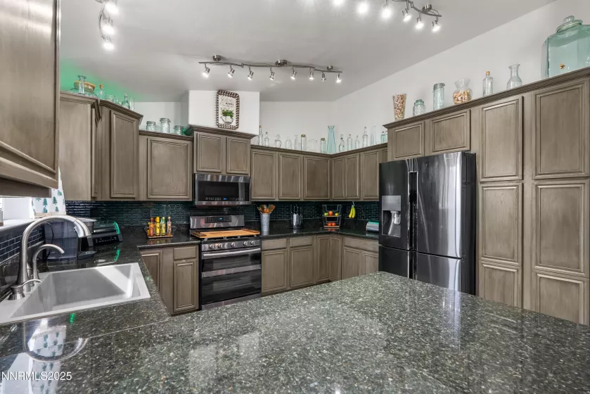 1006 Lehman, Fernley, Nevada 89408, 4 Bedrooms Bedrooms, ,2 BathroomsBathrooms,Residential,Residential,Lehman,250054007
