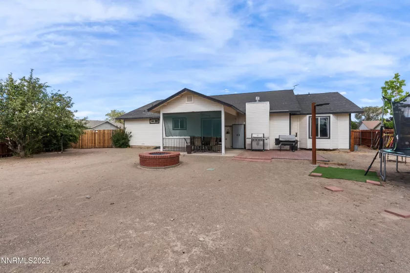1006 Lehman, Fernley, Nevada 89408, 4 Bedrooms Bedrooms, ,2 BathroomsBathrooms,Residential,Residential,Lehman,250054007