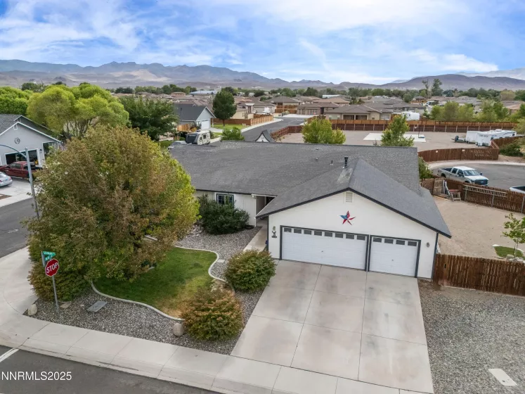 1006 Lehman, Fernley, Nevada 89408, 4 Bedrooms Bedrooms, ,2 BathroomsBathrooms,Residential,Residential,Lehman,250054007