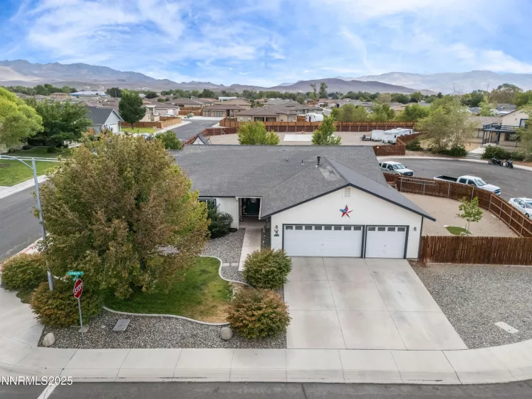 1006 Lehman, Fernley, Nevada 89408, 4 Bedrooms Bedrooms, ,2 BathroomsBathrooms,Residential,Residential,Lehman,250054007
