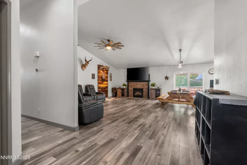 1006 Lehman, Fernley, Nevada 89408, 4 Bedrooms Bedrooms, ,2 BathroomsBathrooms,Residential,Residential,Lehman,250054007