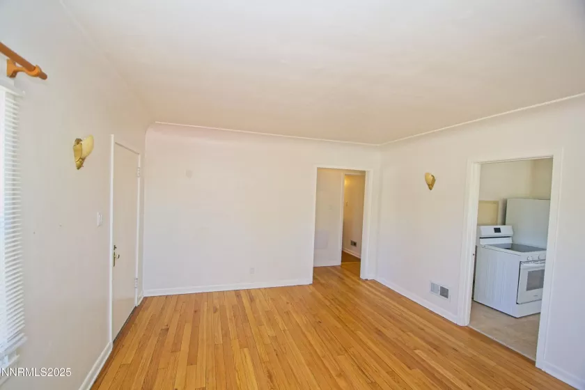 202 Claremont, Reno, Nevada 89502, 2 Bedrooms Bedrooms, ,1 BathroomBathrooms,Residential Lease,Manufactured,Claremont,250054009
