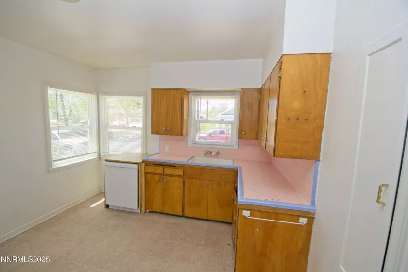 202 Claremont, Reno, Nevada 89502, 2 Bedrooms Bedrooms, ,1 BathroomBathrooms,Residential Lease,Manufactured,Claremont,250054009