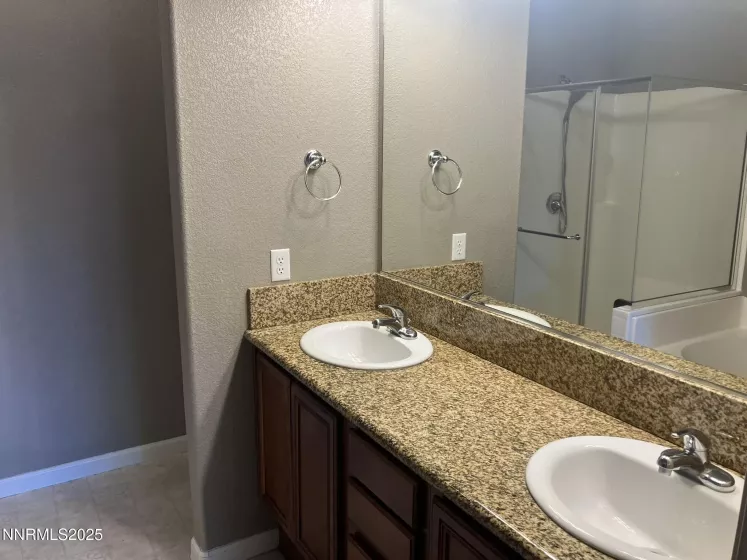 5619 Crescent Hill, Sparks, Nevada 89436, 2 Bedrooms Bedrooms, ,3 BathroomsBathrooms,Residential,Residential,Crescent Hill,250050284