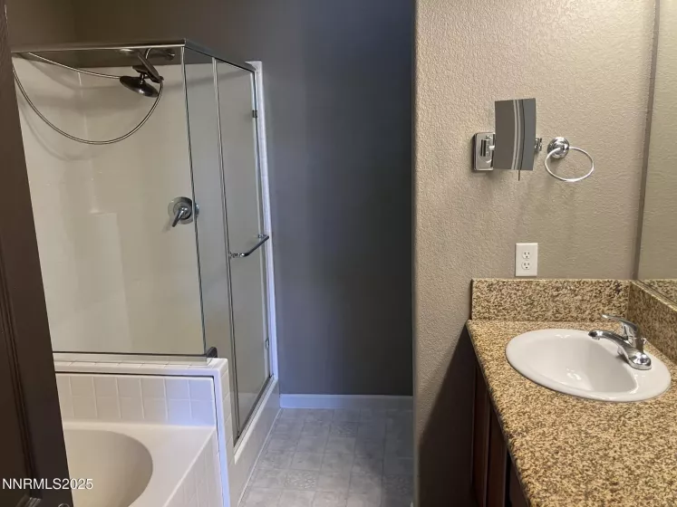 5619 Crescent Hill, Sparks, Nevada 89436, 2 Bedrooms Bedrooms, ,3 BathroomsBathrooms,Residential,Residential,Crescent Hill,250050284