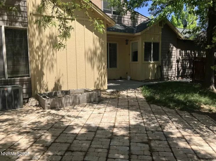 5619 Crescent Hill, Sparks, Nevada 89436, 2 Bedrooms Bedrooms, ,3 BathroomsBathrooms,Residential,Residential,Crescent Hill,250050284