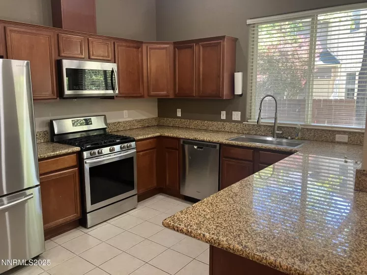5619 Crescent Hill, Sparks, Nevada 89436, 2 Bedrooms Bedrooms, ,3 BathroomsBathrooms,Residential,Residential,Crescent Hill,250050284