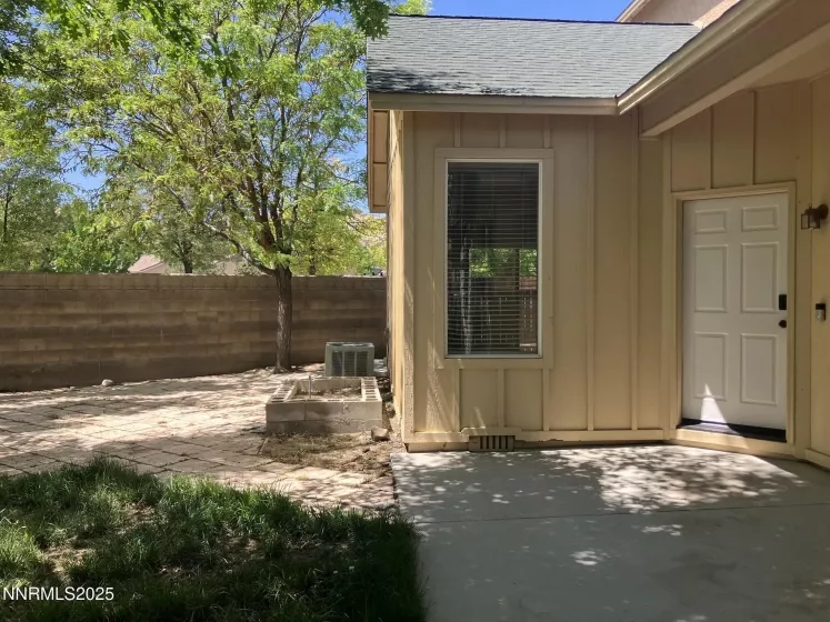 5619 Crescent Hill, Sparks, Nevada 89436, 2 Bedrooms Bedrooms, ,3 BathroomsBathrooms,Residential,Residential,Crescent Hill,250050284