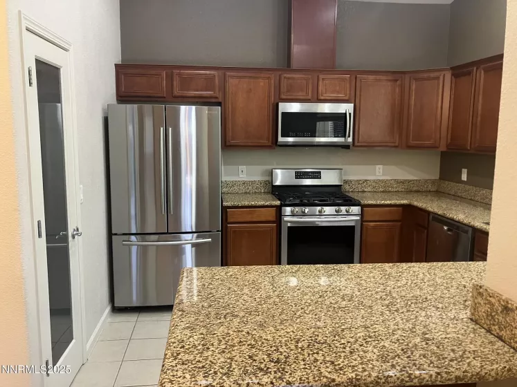 5619 Crescent Hill, Sparks, Nevada 89436, 2 Bedrooms Bedrooms, ,3 BathroomsBathrooms,Residential,Residential,Crescent Hill,250050284
