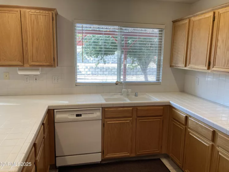 7956 White Falls, Reno, Nevada 89506, 4 Bedrooms Bedrooms, ,3 BathroomsBathrooms,Residential,Residential,White Falls,250053069
