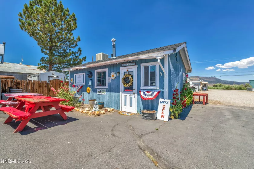 198 Main, Bridgeport, California 93517, ,Commercial Sale,Residential,Main,250054020