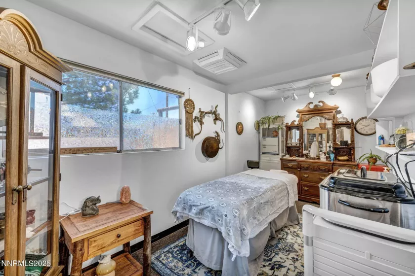 198 Main, Bridgeport, California 93517, ,Commercial Sale,Residential,Main,250054020