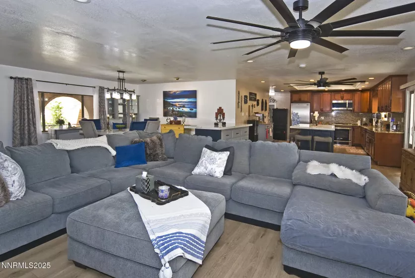 5705 Blue Hills, Reno, Nevada 89502, 3 Bedrooms Bedrooms, ,3 BathroomsBathrooms,Residential,Residential,Blue Hills,250051622