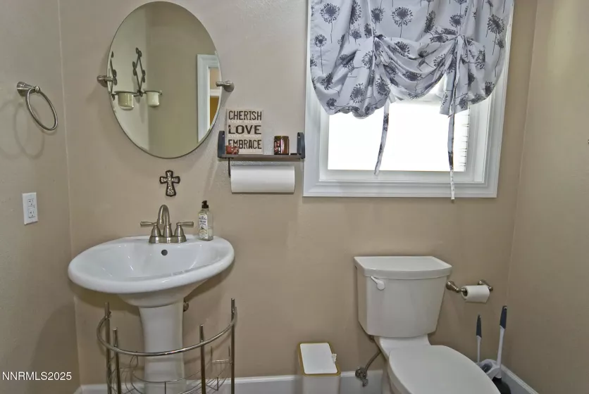 5705 Blue Hills, Reno, Nevada 89502, 3 Bedrooms Bedrooms, ,3 BathroomsBathrooms,Residential,Residential,Blue Hills,250051622