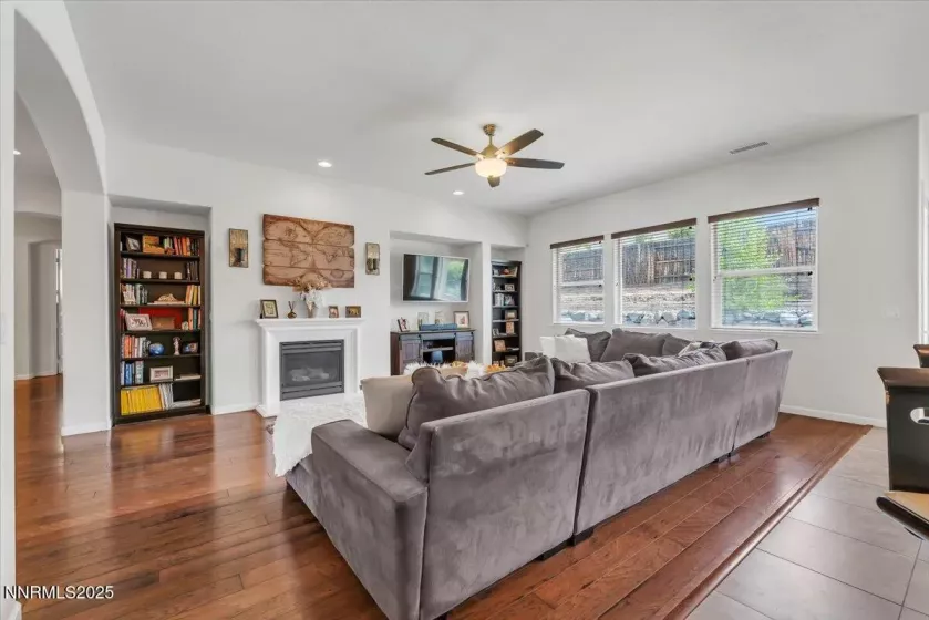 10380 Cavalry, Reno, Nevada 89521, 4 Bedrooms Bedrooms, ,3 BathroomsBathrooms,Residential,Residential,Cavalry,250054040