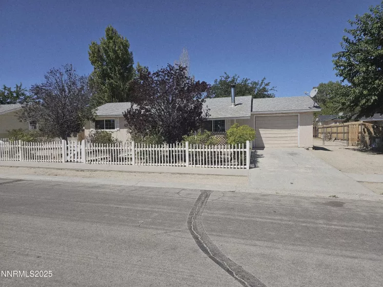 235 Birch, Hawthorne, Nevada 89415, 3 Bedrooms Bedrooms, ,1 BathroomBathrooms,Residential,Residential,Birch,250054039