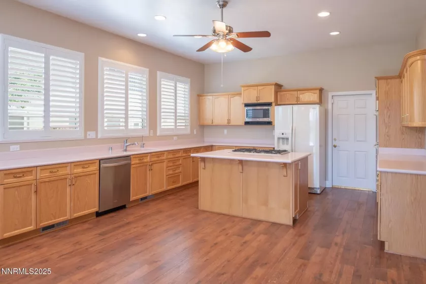 5580 Madrid, Sparks, Nevada 89436, 3 Bedrooms Bedrooms, ,3 BathroomsBathrooms,Residential,Residential,Madrid,250054042