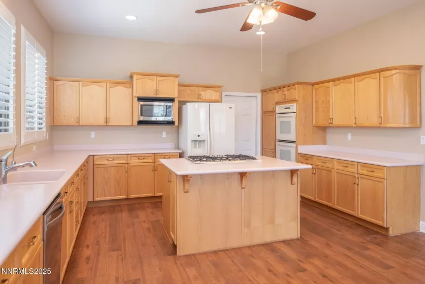 5580 Madrid, Sparks, Nevada 89436, 3 Bedrooms Bedrooms, ,3 BathroomsBathrooms,Residential,Residential,Madrid,250054042