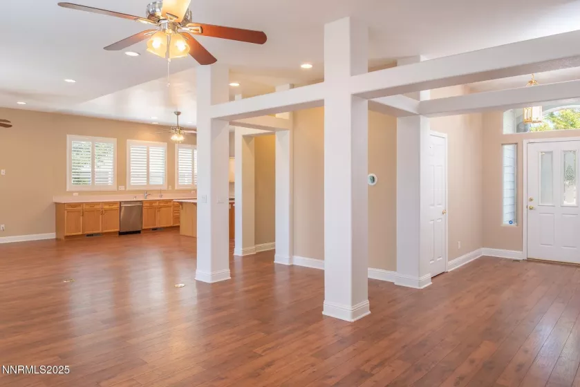 5580 Madrid, Sparks, Nevada 89436, 3 Bedrooms Bedrooms, ,3 BathroomsBathrooms,Residential,Residential,Madrid,250054042
