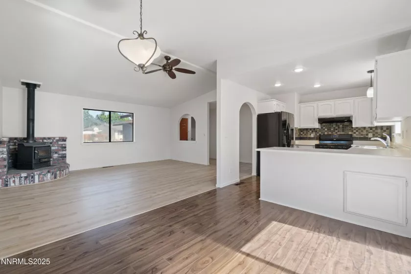 735 Lassen, Gardnerville, Nevada 89460, 3 Bedrooms Bedrooms, ,2 BathroomsBathrooms,Residential,Residential,Lassen,250054043