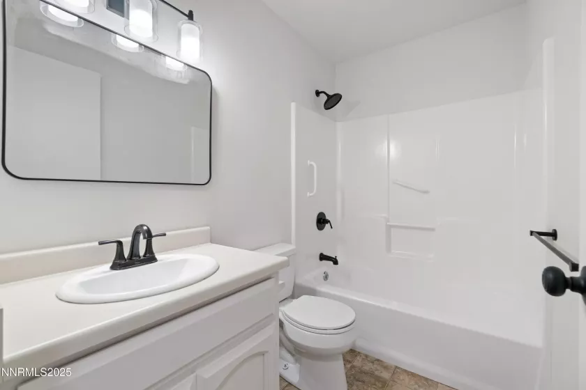 735 Lassen, Gardnerville, Nevada 89460, 3 Bedrooms Bedrooms, ,2 BathroomsBathrooms,Residential,Residential,Lassen,250054043