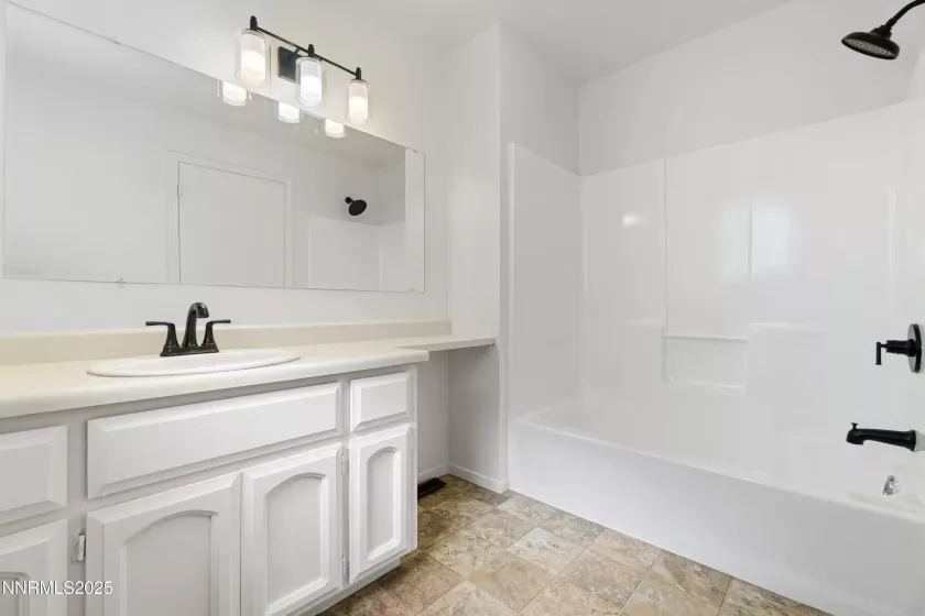 735 Lassen, Gardnerville, Nevada 89460, 3 Bedrooms Bedrooms, ,2 BathroomsBathrooms,Residential,Residential,Lassen,250054043