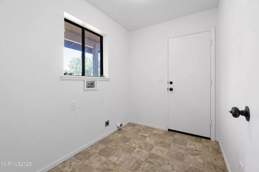 735 Lassen, Gardnerville, Nevada 89460, 3 Bedrooms Bedrooms, ,2 BathroomsBathrooms,Residential,Residential,Lassen,250054043