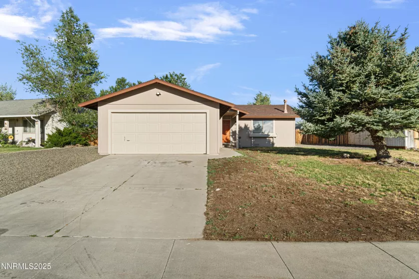 735 Lassen, Gardnerville, Nevada 89460, 3 Bedrooms Bedrooms, ,2 BathroomsBathrooms,Residential,Residential,Lassen,250054043