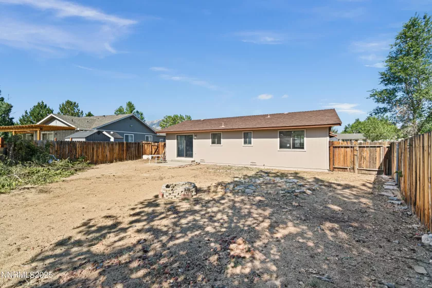 735 Lassen, Gardnerville, Nevada 89460, 3 Bedrooms Bedrooms, ,2 BathroomsBathrooms,Residential,Residential,Lassen,250054043