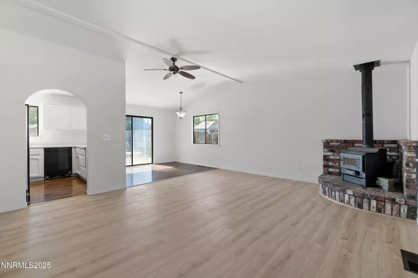 735 Lassen, Gardnerville, Nevada 89460, 3 Bedrooms Bedrooms, ,2 BathroomsBathrooms,Residential,Residential,Lassen,250054043