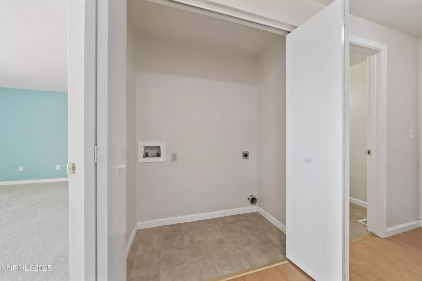 6770 Evening Star, Sparks, Nevada 89436, 3 Bedrooms Bedrooms, ,3 BathroomsBathrooms,Residential,Residential,Evening Star,250054051