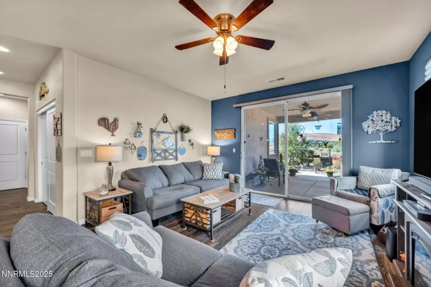 6787 Centaurus, Sparks, Nevada 89436, 3 Bedrooms Bedrooms, ,2 BathroomsBathrooms,Residential,Residential,Centaurus,250054057