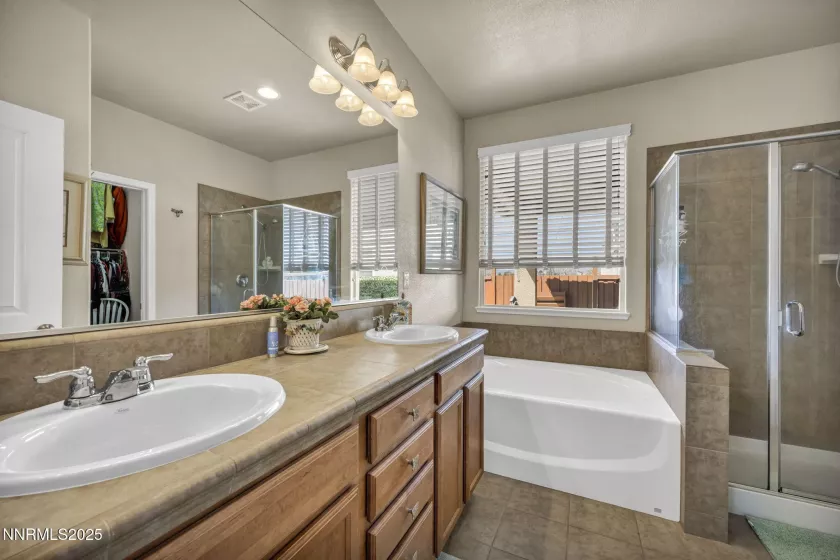 6787 Centaurus, Sparks, Nevada 89436, 3 Bedrooms Bedrooms, ,2 BathroomsBathrooms,Residential,Residential,Centaurus,250054057