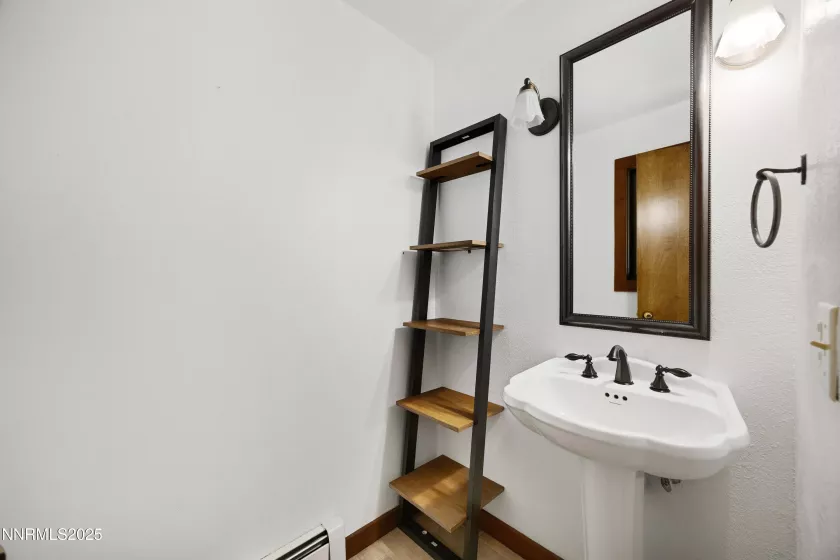 445 Country Club, Incline Village, Nevada 89451, 3 Bedrooms Bedrooms, ,3 BathroomsBathrooms,Residential Lease,Manufactured,Country Club,250054060