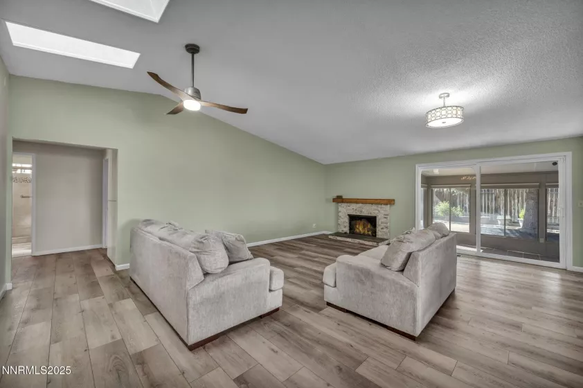 1301 Colorado, Carson City, Nevada 89701, 3 Bedrooms Bedrooms, ,2 BathroomsBathrooms,Residential,Residential,Colorado,250054064