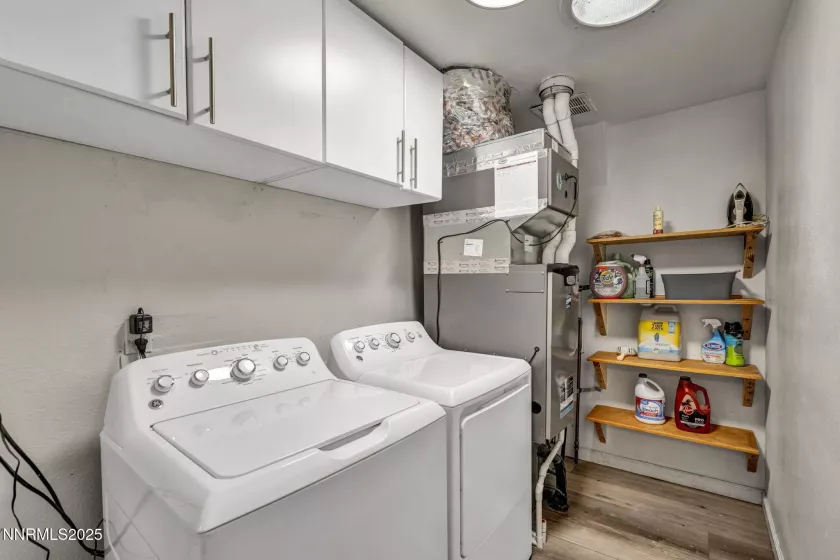 1301 Colorado, Carson City, Nevada 89701, 3 Bedrooms Bedrooms, ,2 BathroomsBathrooms,Residential,Residential,Colorado,250054064