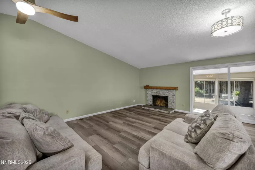 1301 Colorado, Carson City, Nevada 89701, 3 Bedrooms Bedrooms, ,2 BathroomsBathrooms,Residential,Residential,Colorado,250054064