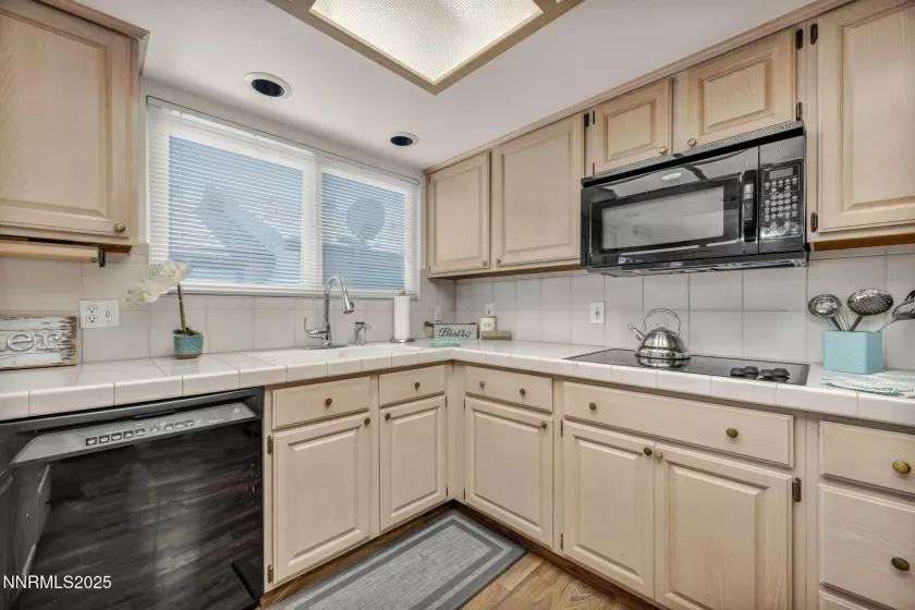 1481 Foster, Reno, Nevada 89509, 3 Bedrooms Bedrooms, ,3 BathroomsBathrooms,Residential,Residential,Foster,250054065