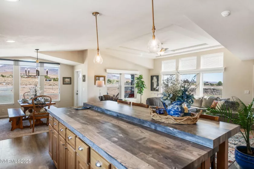 6535 Iron Mountain, Stagecoach, Nevada 89429, 3 Bedrooms Bedrooms, ,2 BathroomsBathrooms,Residential,Residential,Iron Mountain,250054067