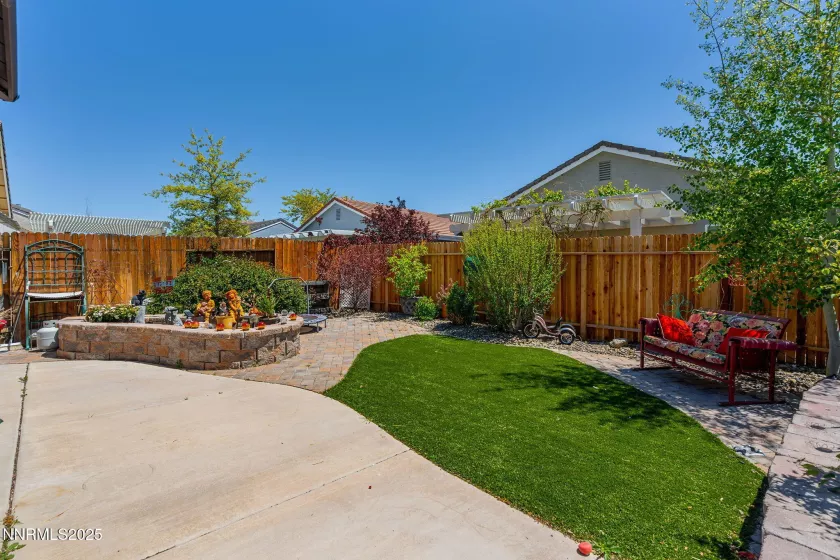 1717 Burwood, Reno, Nevada 89521, 2 Bedrooms Bedrooms, ,2 BathroomsBathrooms,Residential,Residential,Burwood,250054068