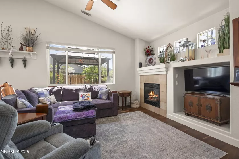 1717 Burwood, Reno, Nevada 89521, 2 Bedrooms Bedrooms, ,2 BathroomsBathrooms,Residential,Residential,Burwood,250054068