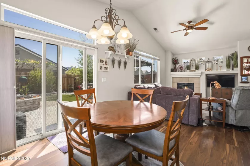 1717 Burwood, Reno, Nevada 89521, 2 Bedrooms Bedrooms, ,2 BathroomsBathrooms,Residential,Residential,Burwood,250054068