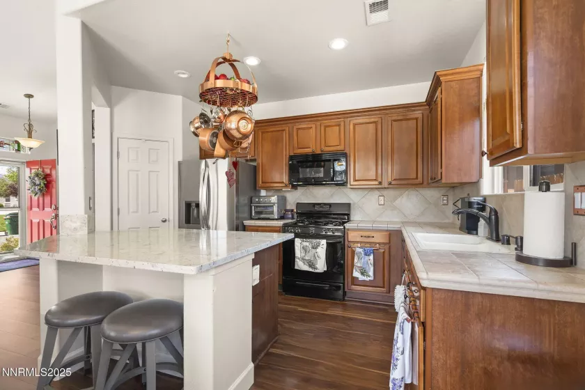 1717 Burwood, Reno, Nevada 89521, 2 Bedrooms Bedrooms, ,2 BathroomsBathrooms,Residential,Residential,Burwood,250054068