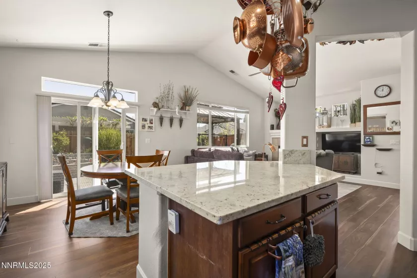 1717 Burwood, Reno, Nevada 89521, 2 Bedrooms Bedrooms, ,2 BathroomsBathrooms,Residential,Residential,Burwood,250054068
